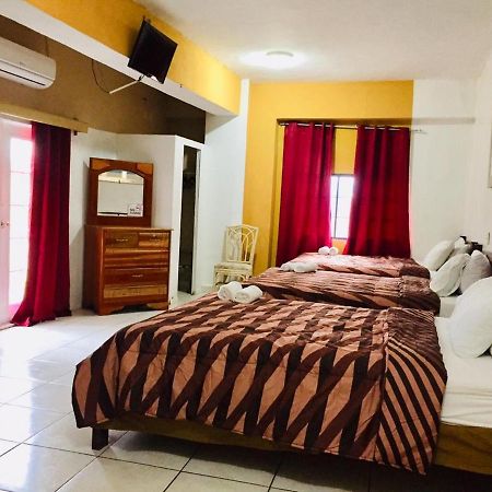 Hotel Art Deco Beach La Ceiba Exterior photo