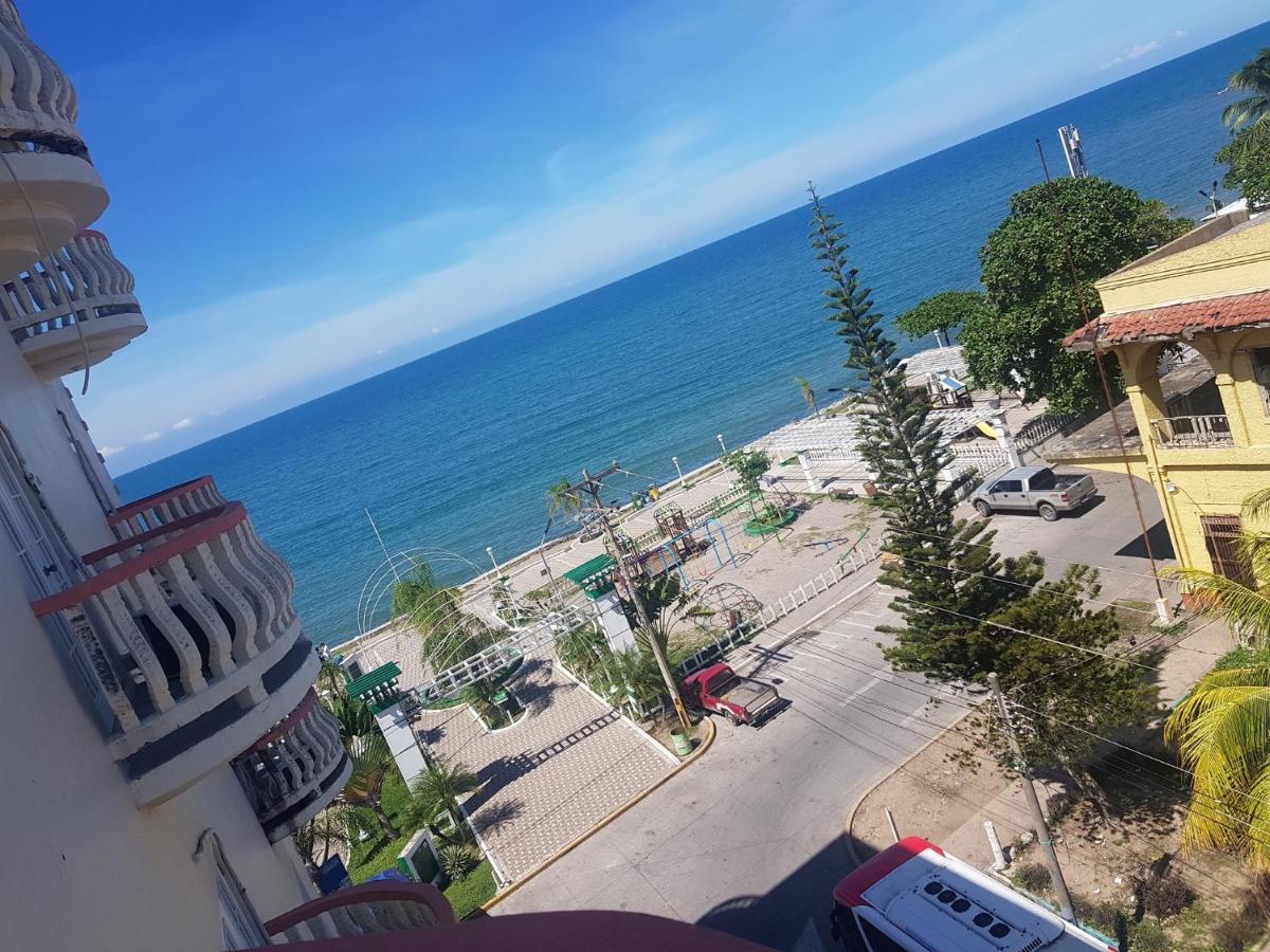 Hotel Art Deco Beach La Ceiba Exterior photo