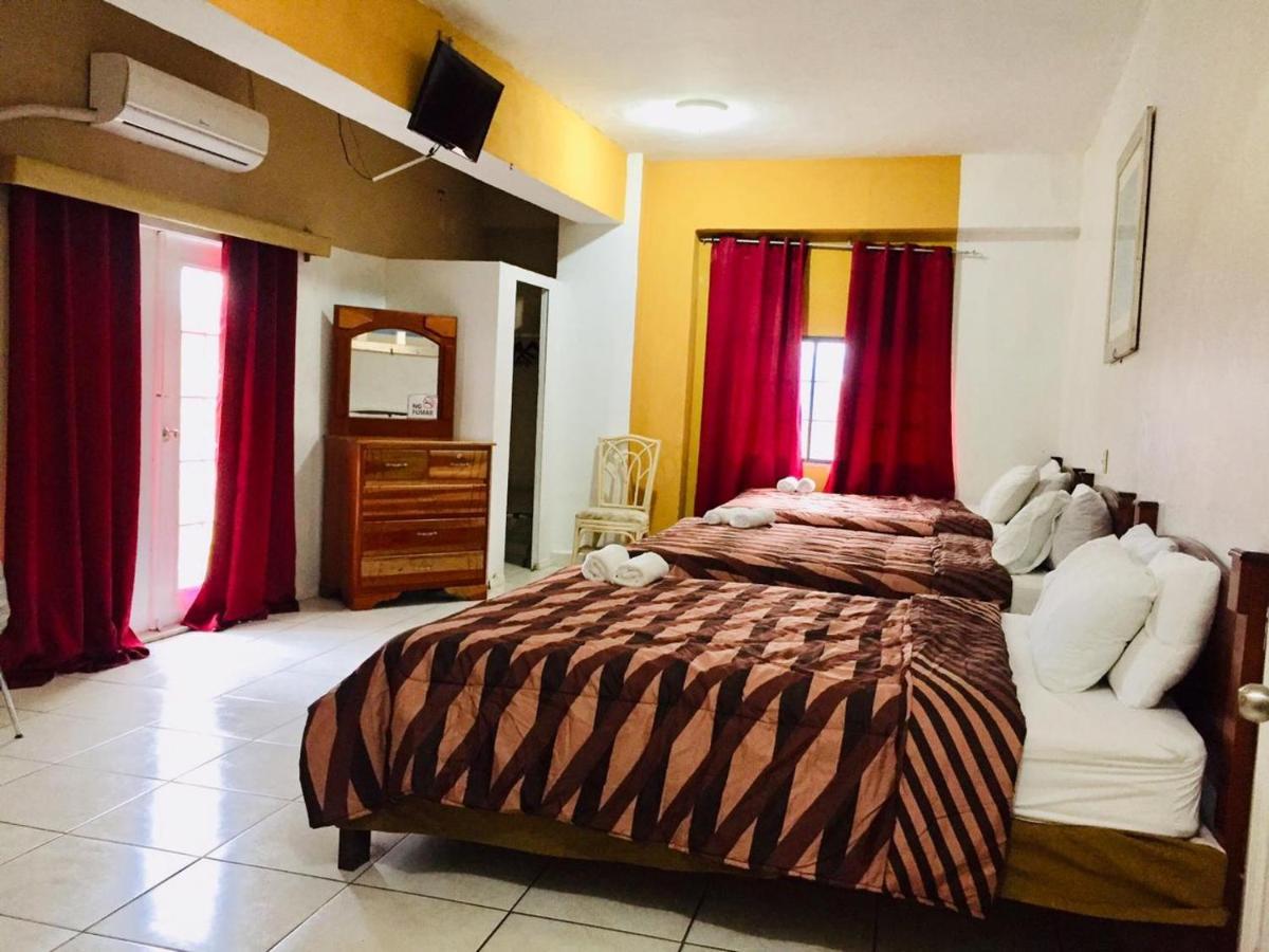 Hotel Art Deco Beach La Ceiba Exterior photo